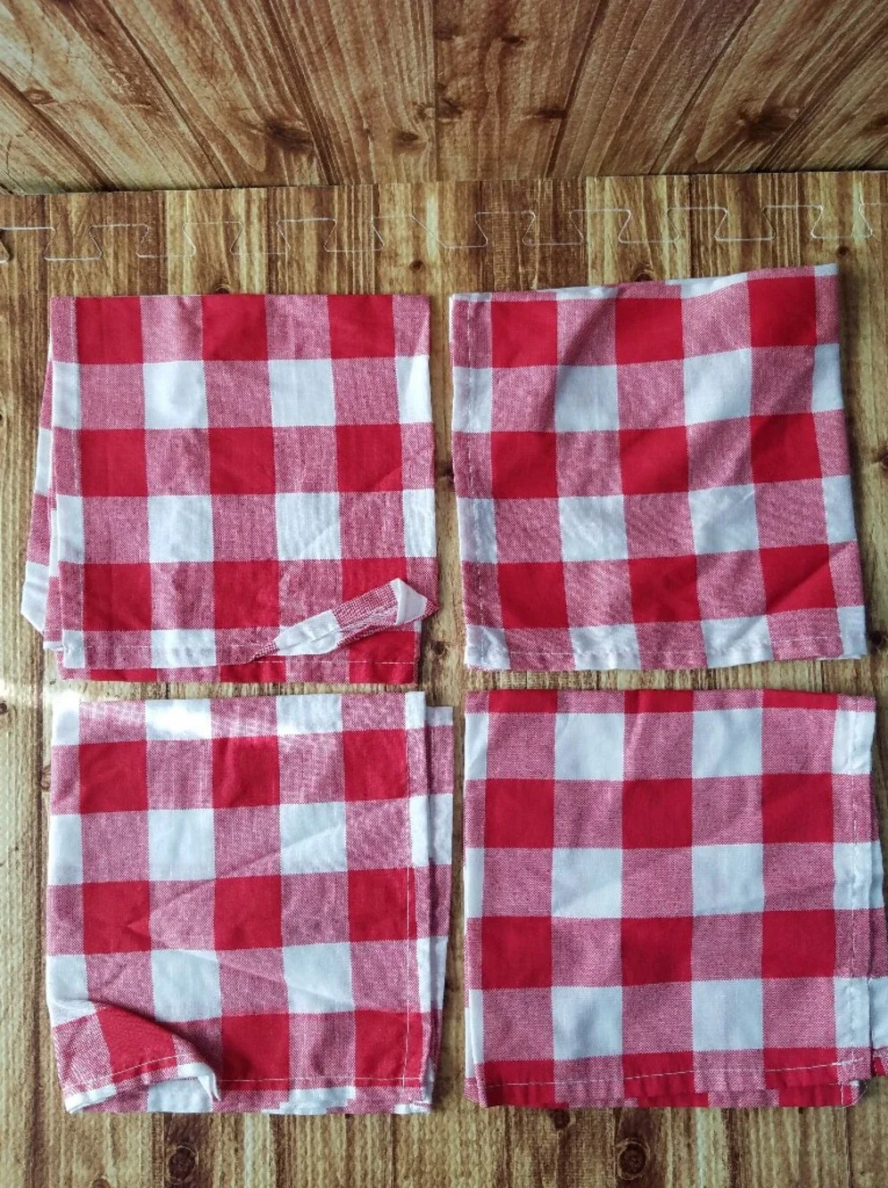 The Pioneer Woman Flea Market Red Floral Pattern Cloth Napkins - 4 Sets (16)
